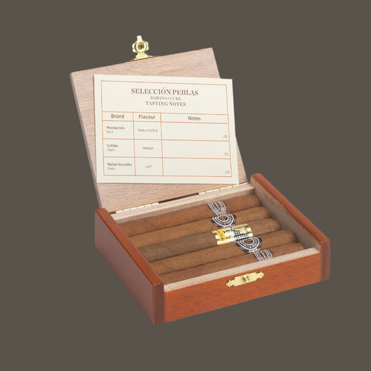 Wooden cigar humidor with cigars and tasting notes card on a white background