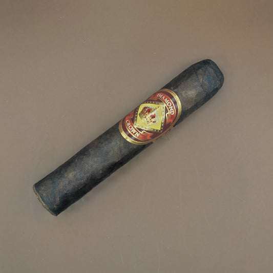 Diamond Crown Maduro Robusto No. 5 Review: Dominican Luxury with a Dark, Seductive Twist