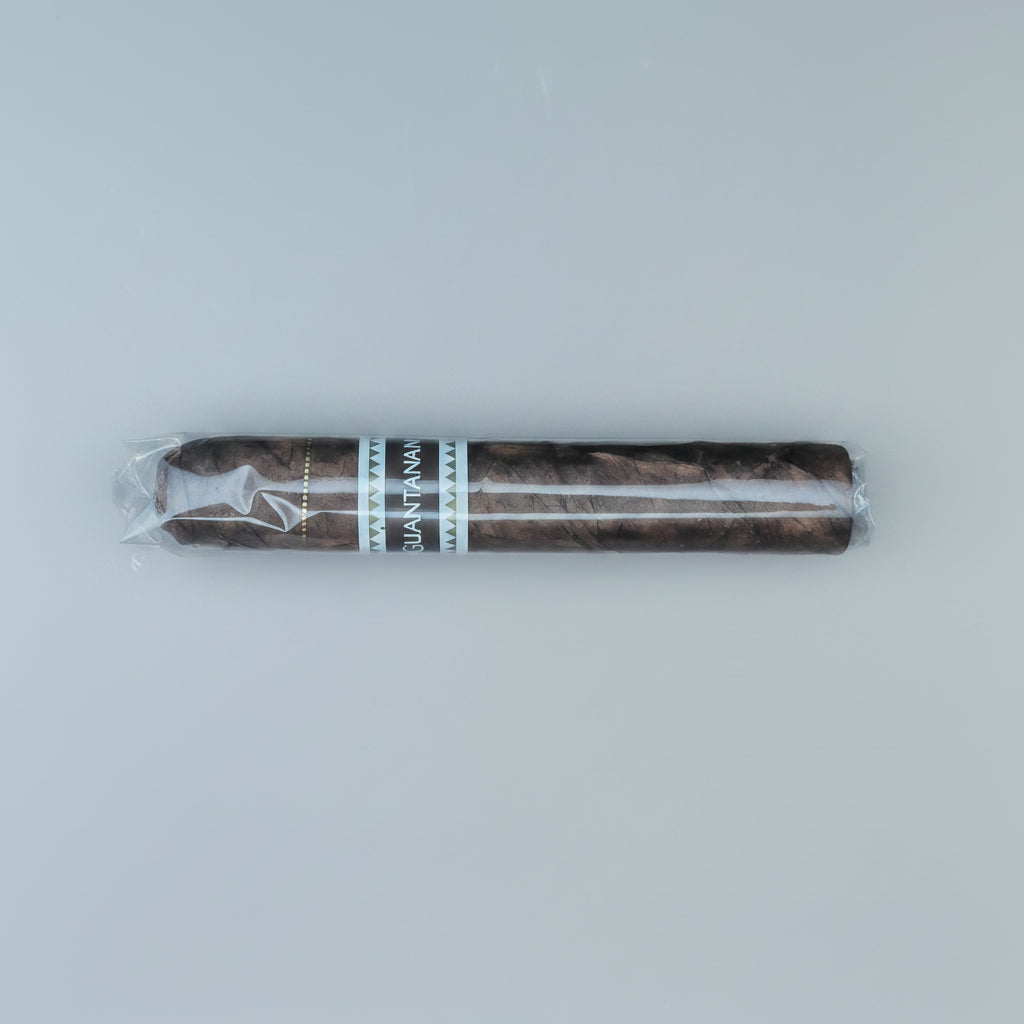 Cuban Cigar Minutos on white background