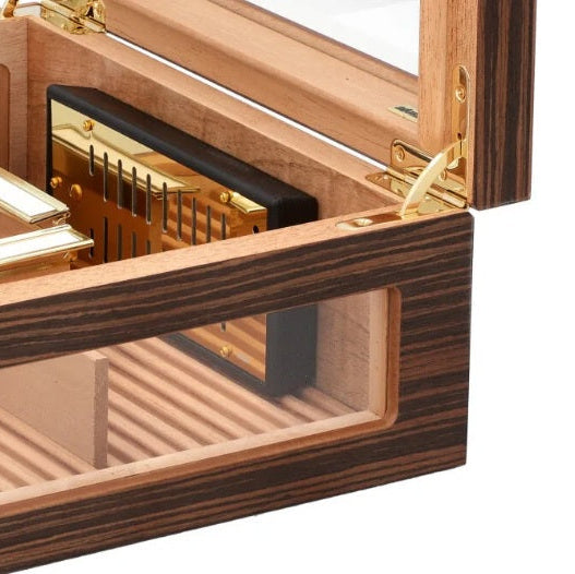 Hindges on humidor